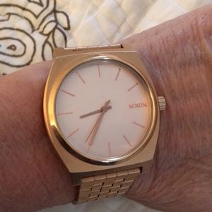 Nixon rose gold watch